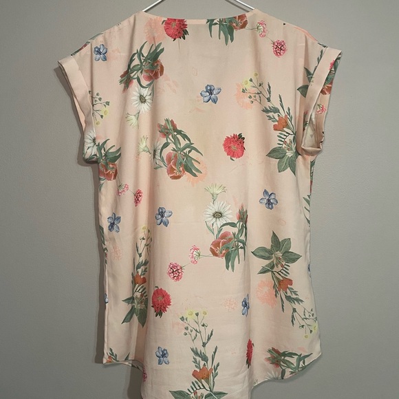 Express Blush Floral Zip V-Neck Top Medium EUC - Picture 6 of 6